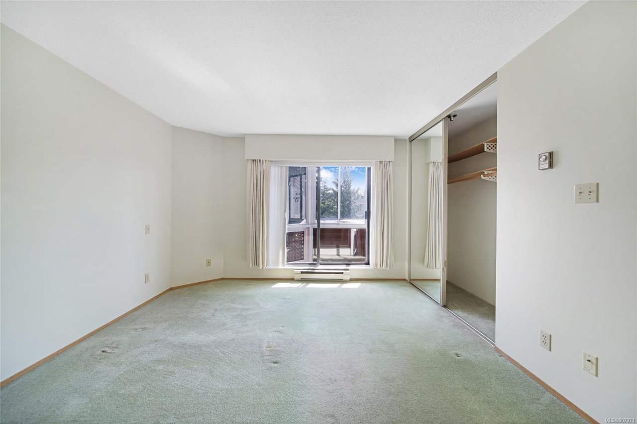 205-1252 Pandora Ave