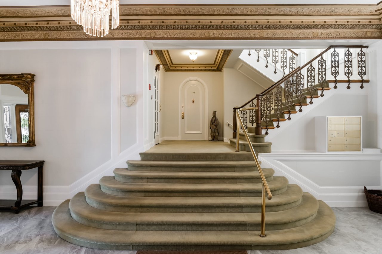 Incomparable Light and Elegance