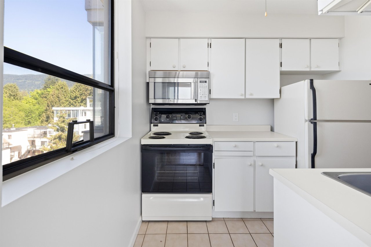 803-1737 Duchess Ave