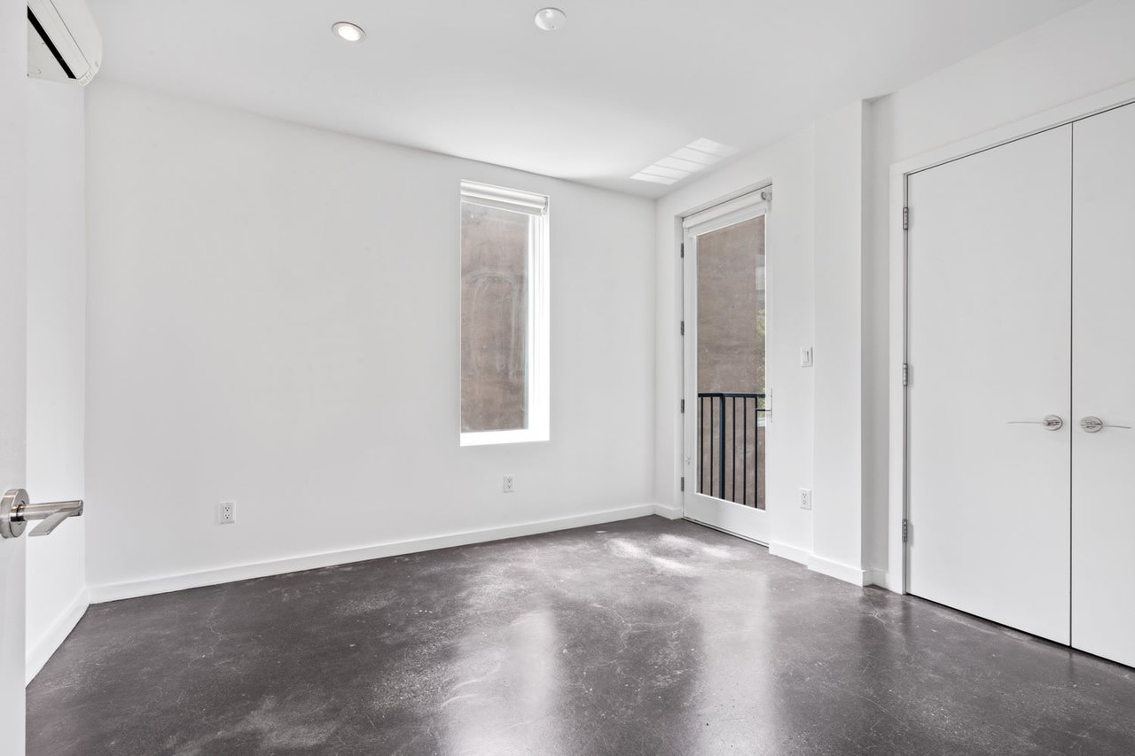 618 Washington Ave, Unit 302
