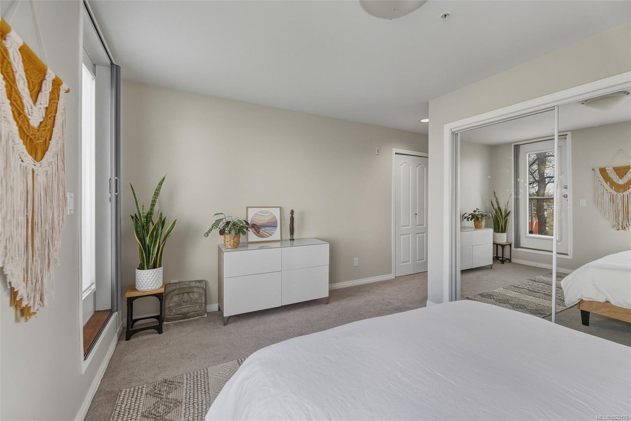 13-60 Dallas Rd, Victoria