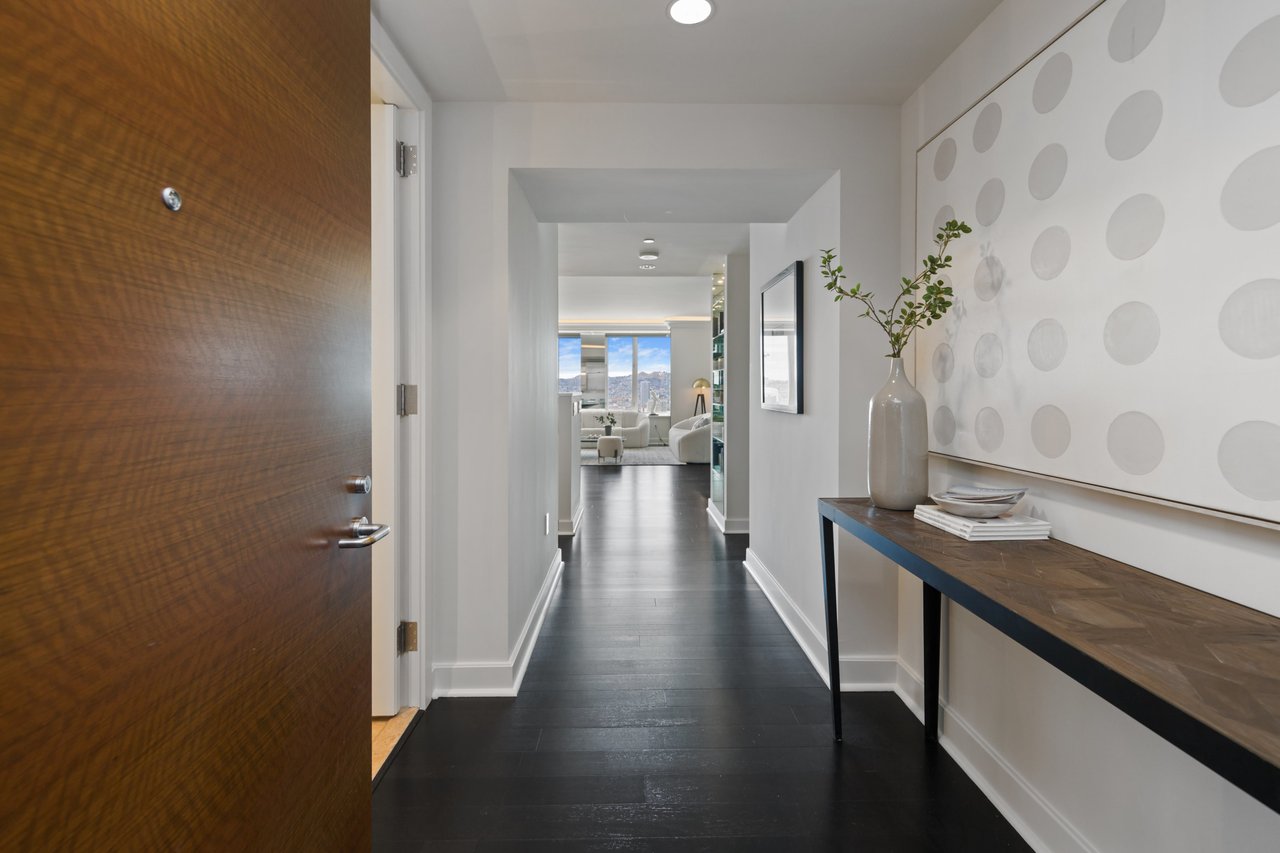 St Regis Residence 32C