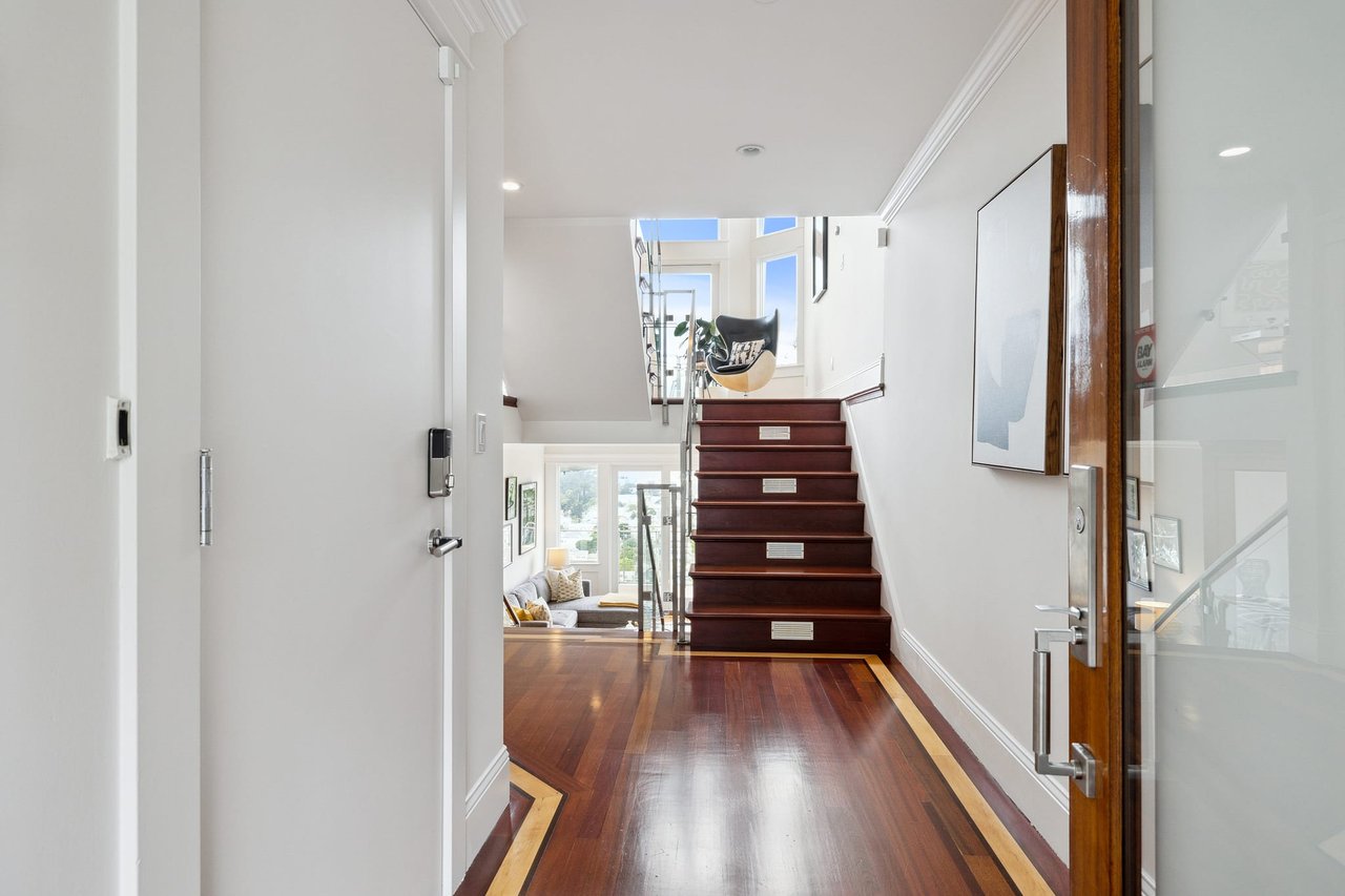 60 Clarendon Ave