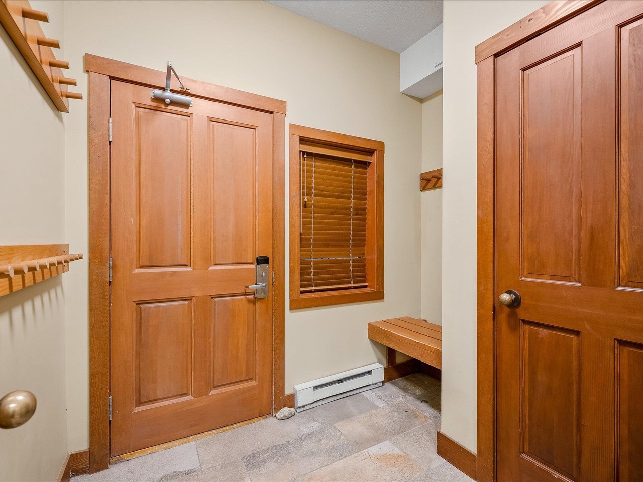 104-G1-4653 Blackcomb Wy