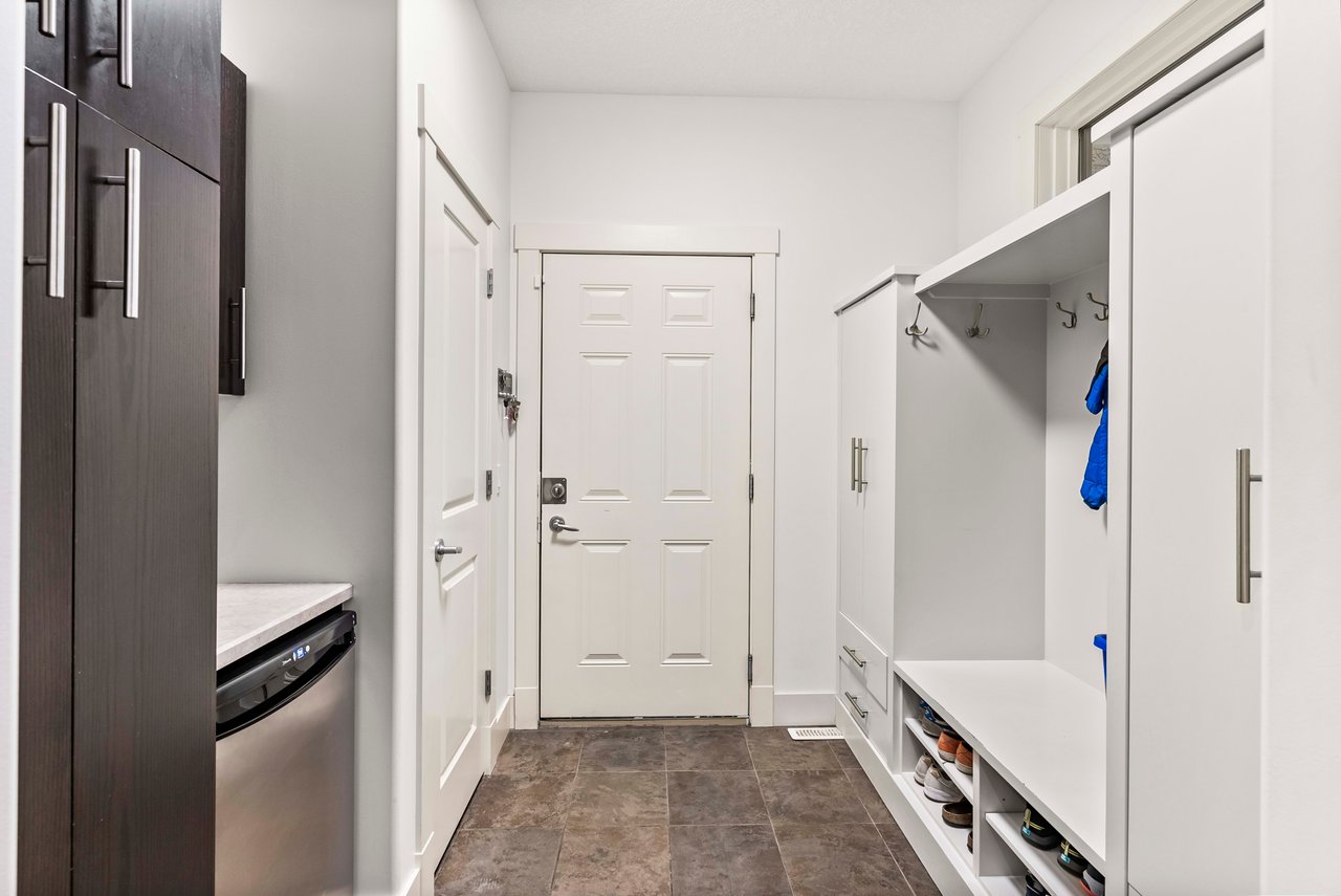 19 Tom Hoppe Mews SW