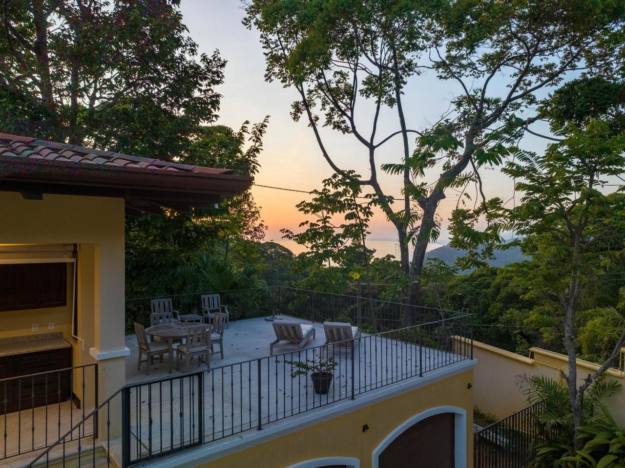 Private Ocean View Estate, Dominical, Puntarenas