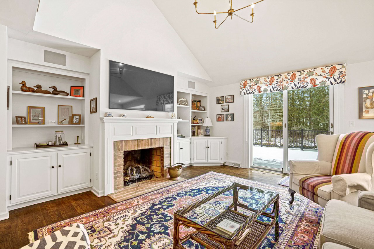 East Mequon Charming Condominium