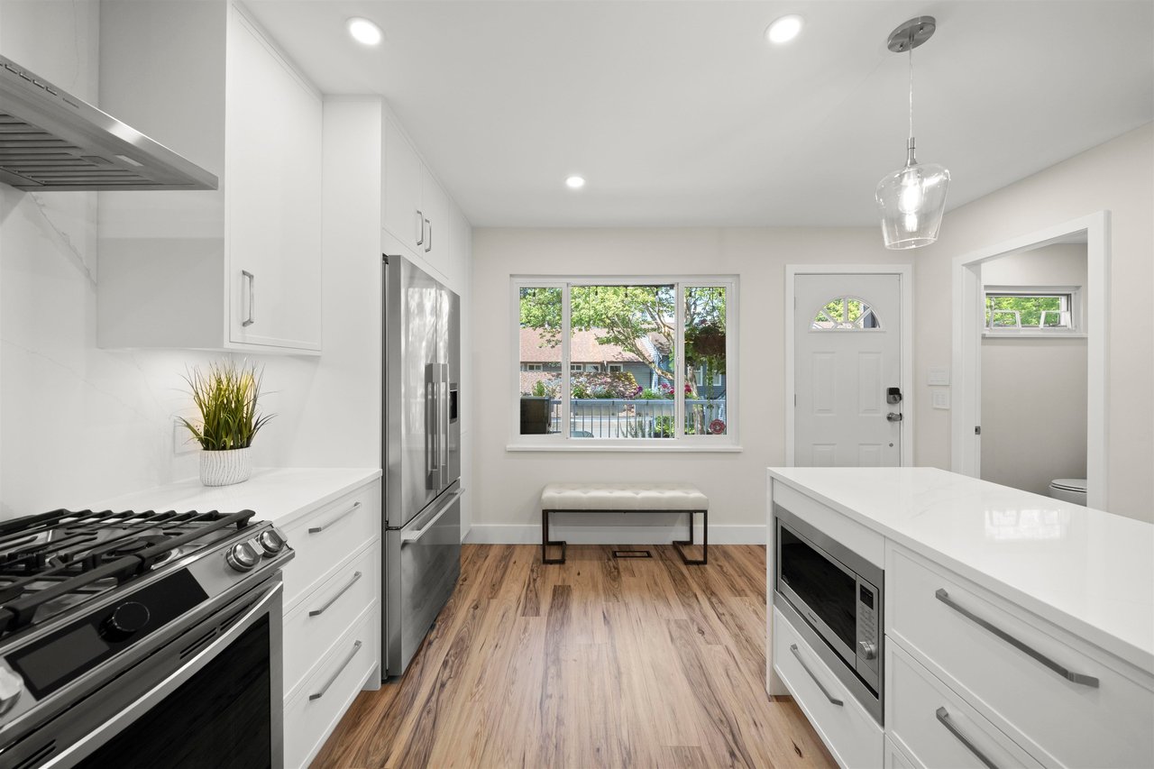 453 Carlsen Pl