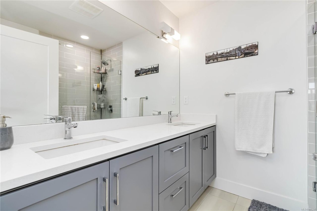 21-370 Latoria Blvd, Colwood