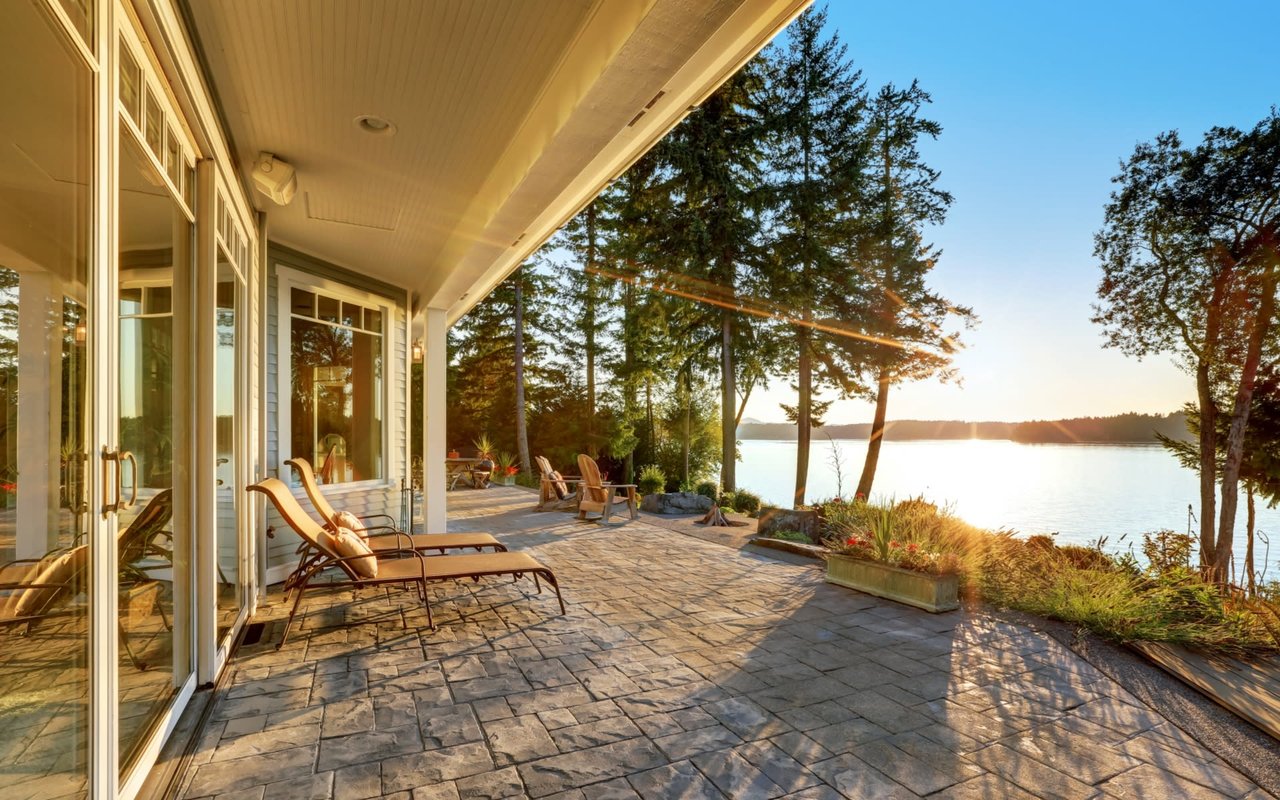 How to Decorate Interior Waterfront Homes