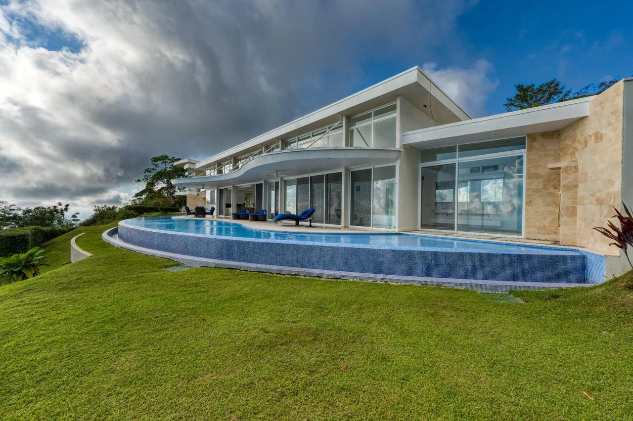 Solar Powered Luxury Home, Dominical, Puntarenas