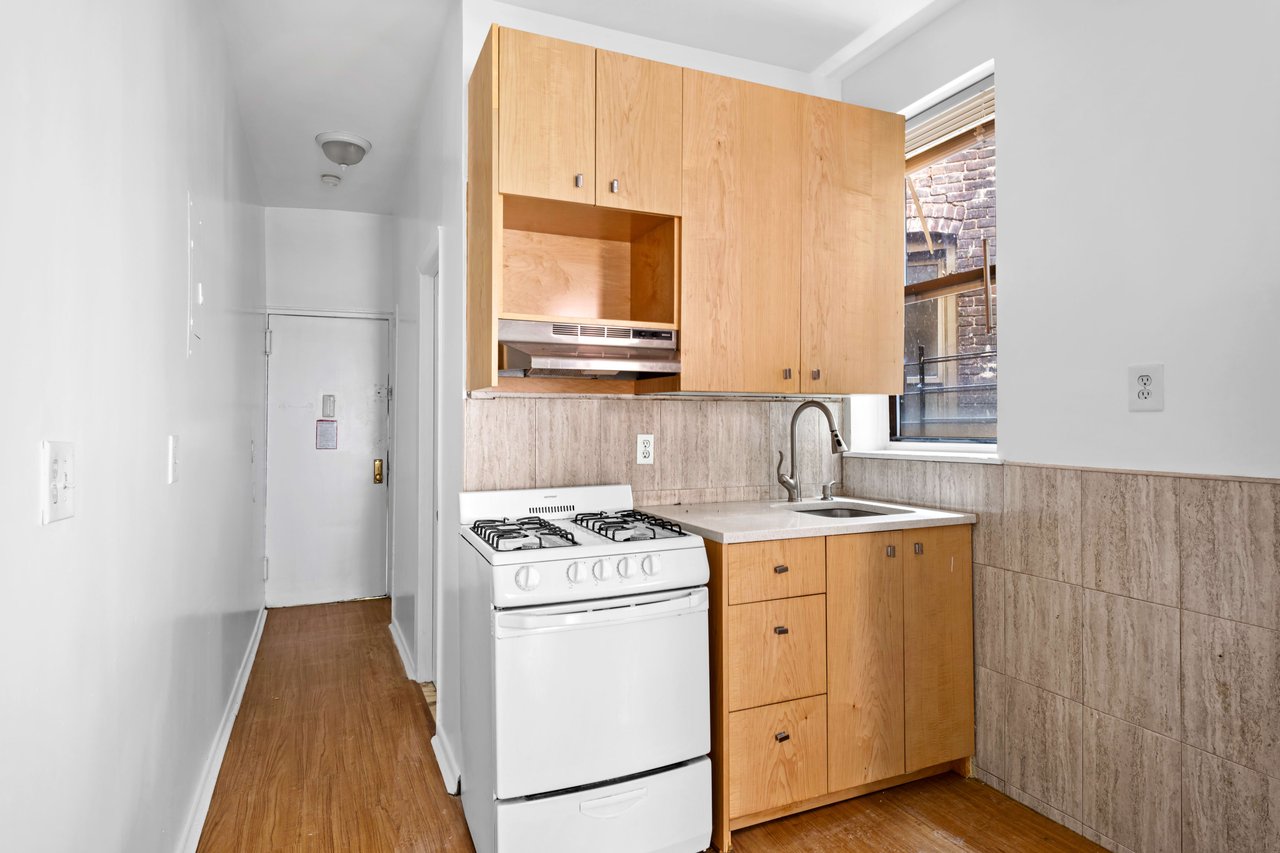 10-12 W 107th St, Unit 4C