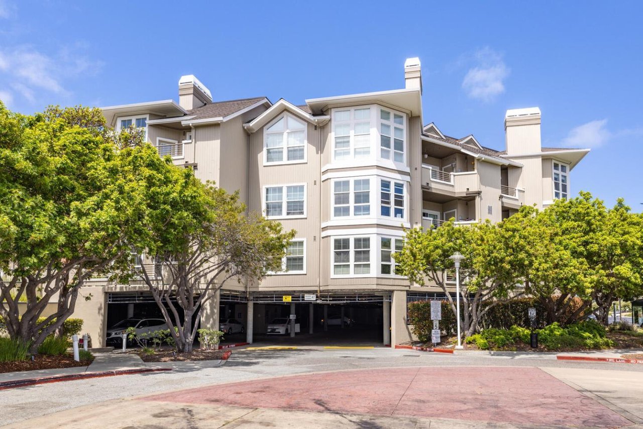 880 Meridian Bay Lane Unit #318 • Foster City • 94404