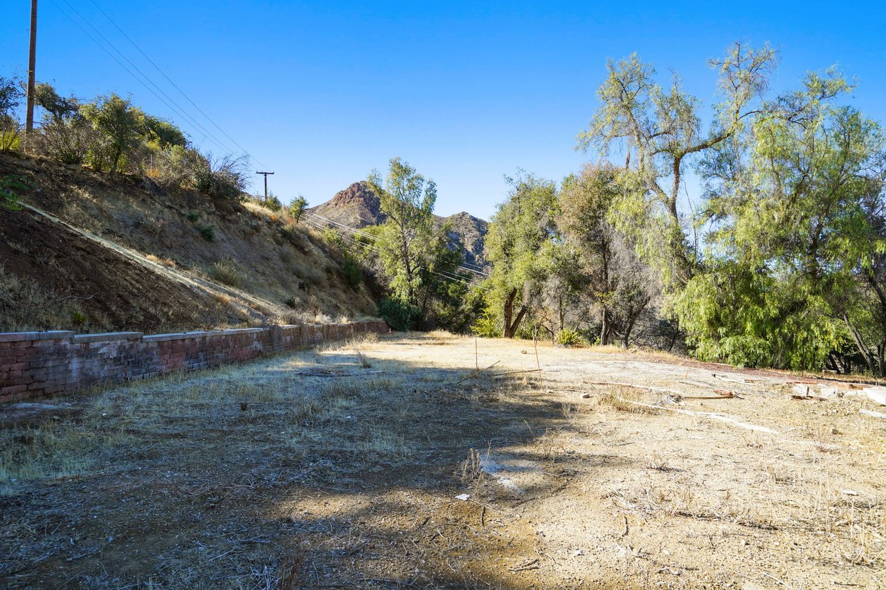 30887 Mulholland Hwy