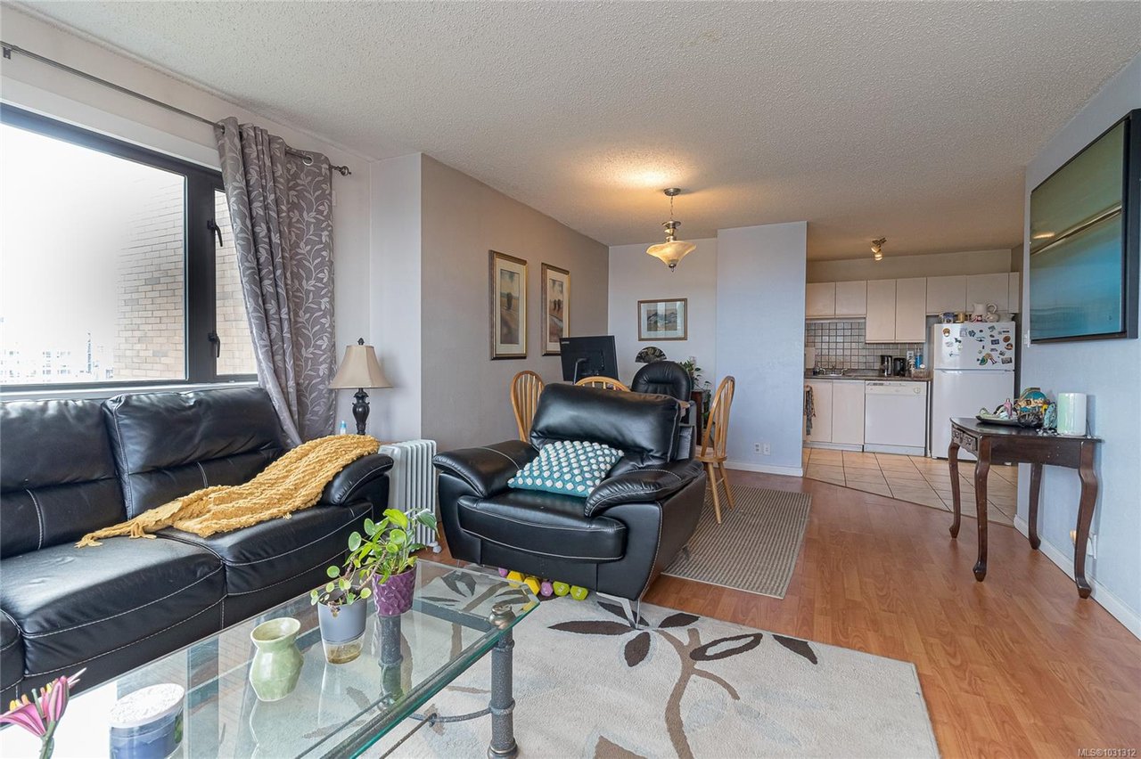 1109-1630 Quadra St, Victoria