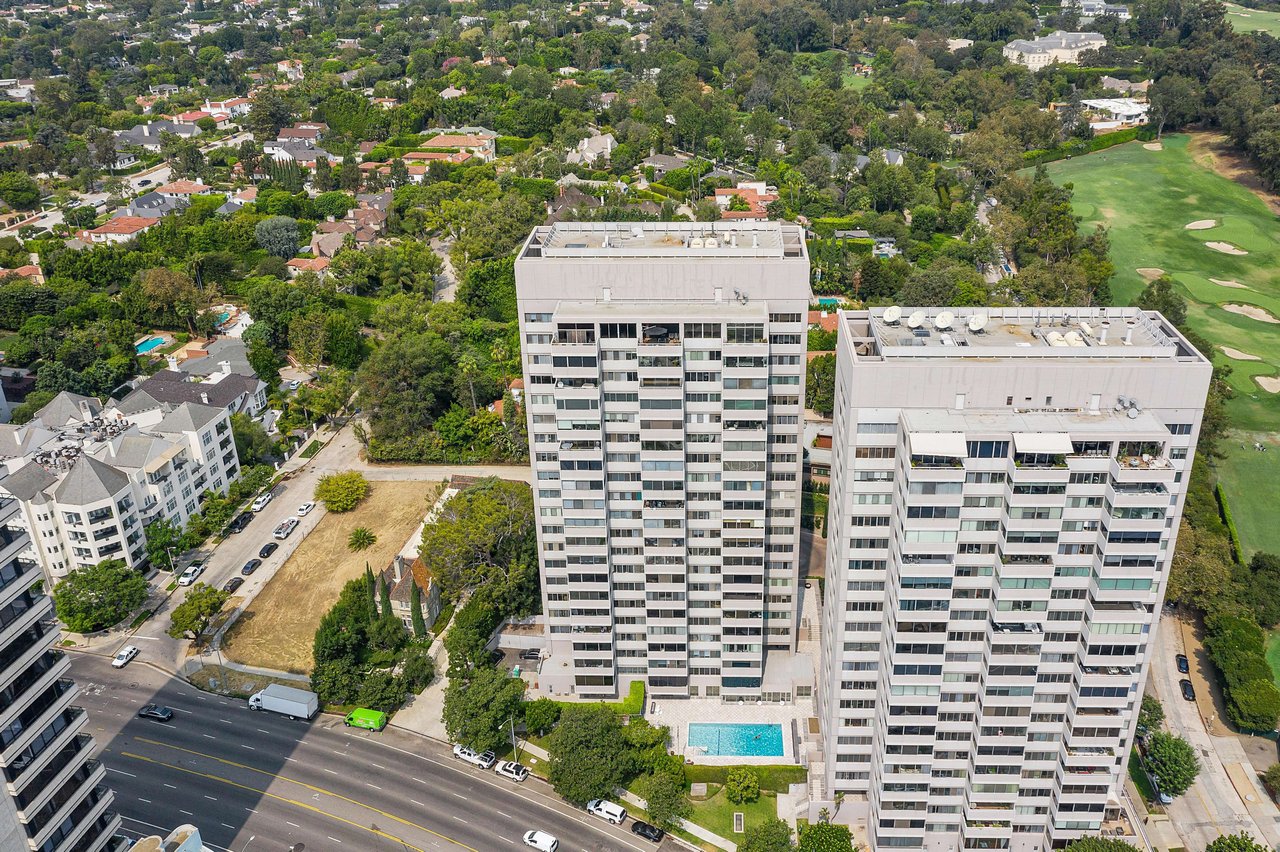 The Comstock #10D, Wilshire Corridor