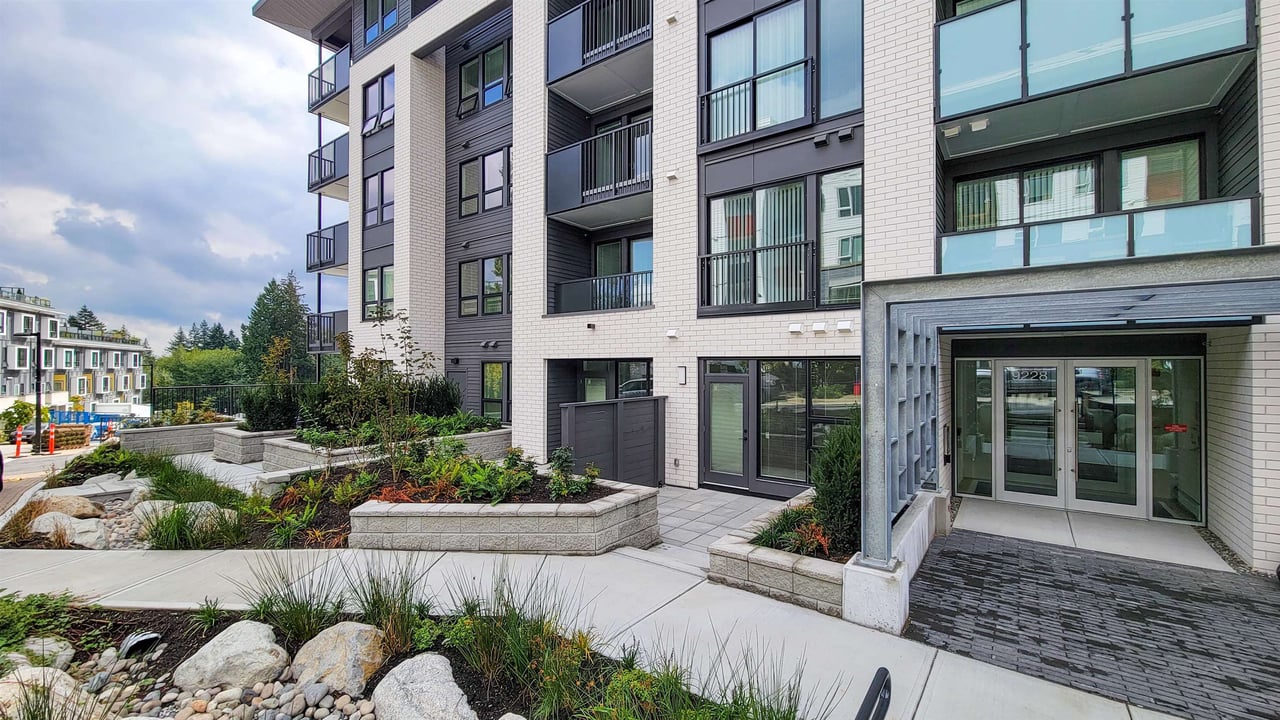 309-9228 Slopes Mews