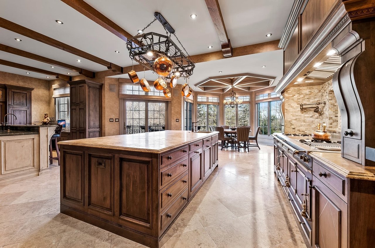 6631 Lee Ct