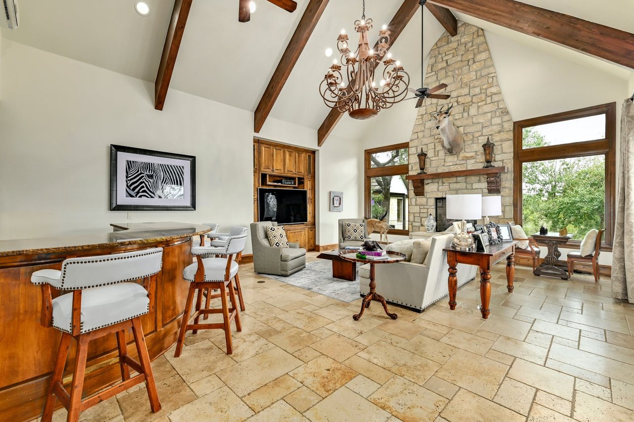5714 Merrywing Cir