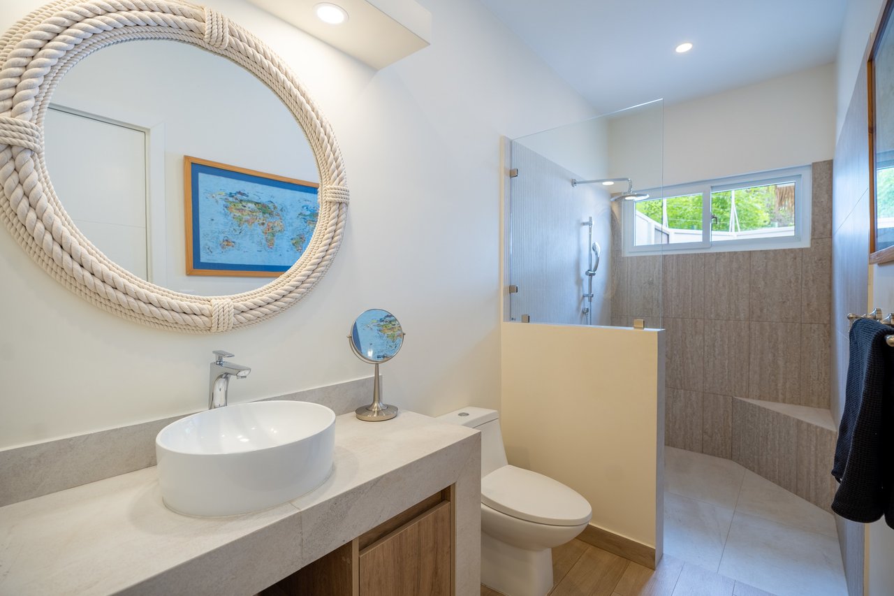 Tropical Gated Family Villa, Tamarindo, Guanacaste