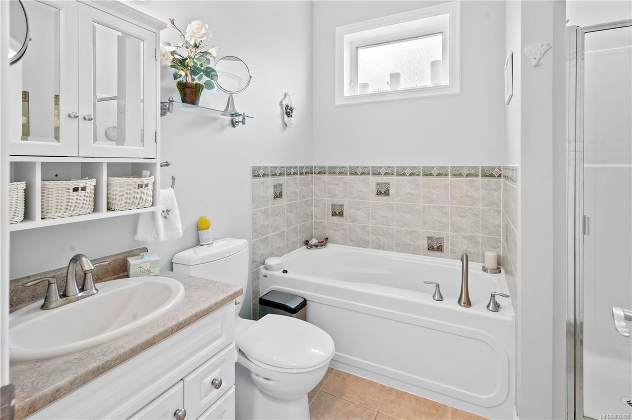1260 Rockhampton Close