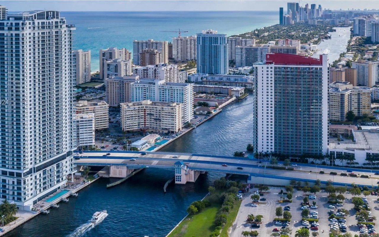 4010 S Ocean Drive 1006