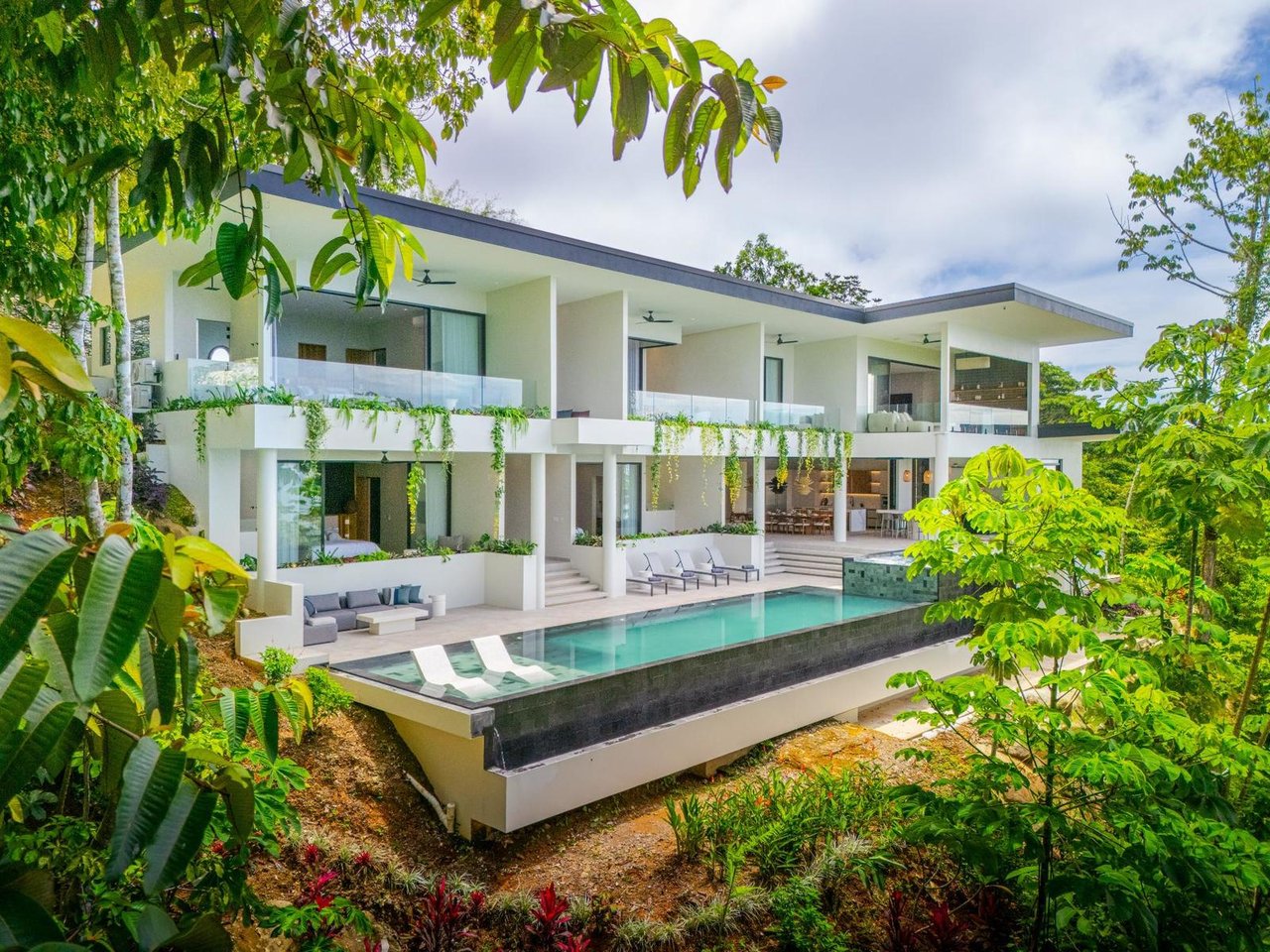 Contemporary Wellness Estate, Dominical, Puntarenas
