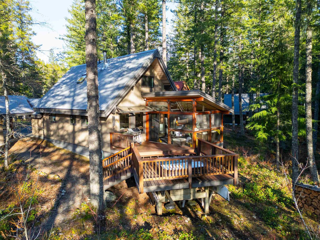 4 Ridge Dr