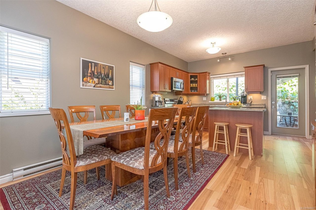 577 Kingsview Ridge