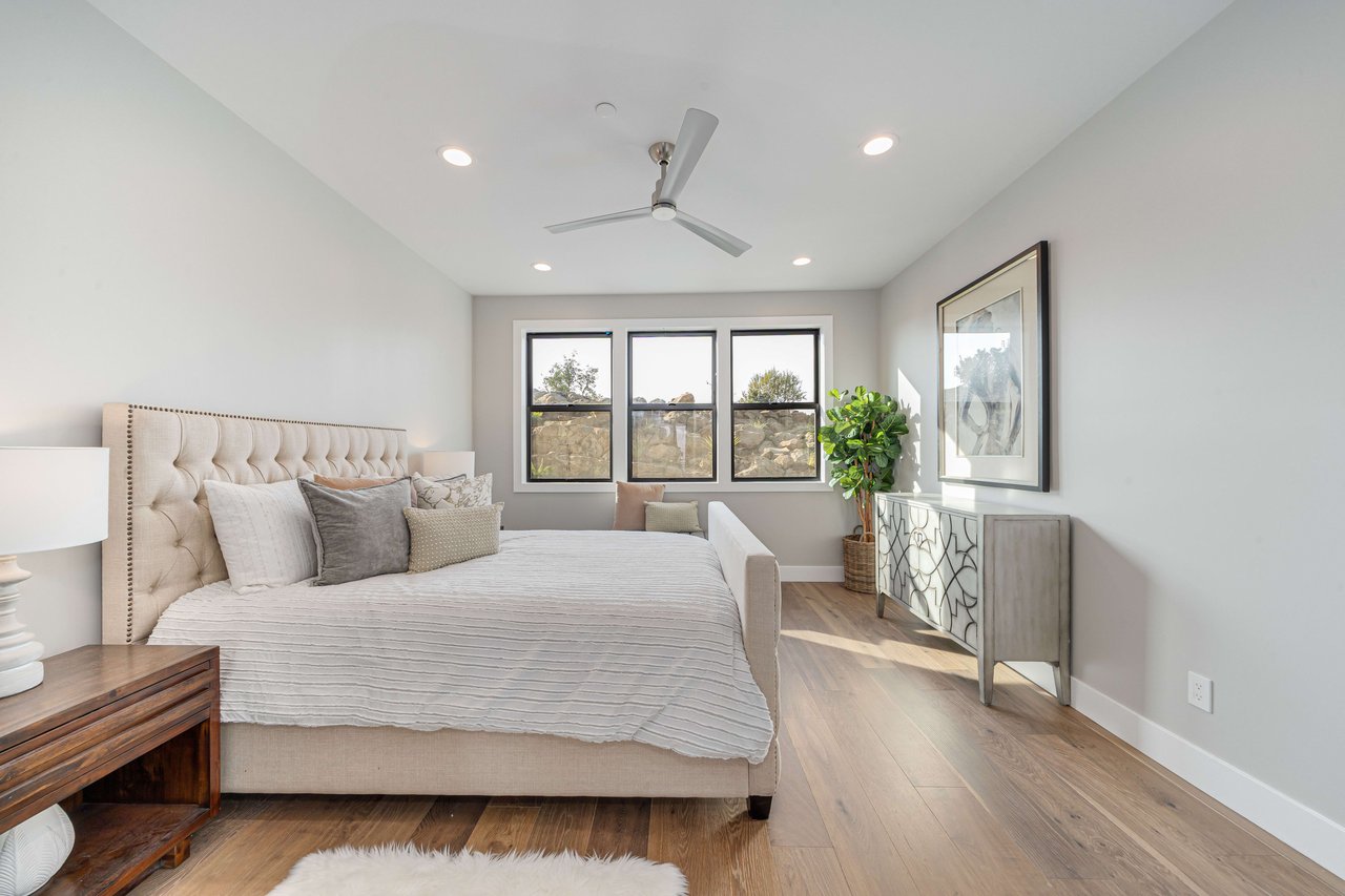 3927 Rincon Ridge Drive