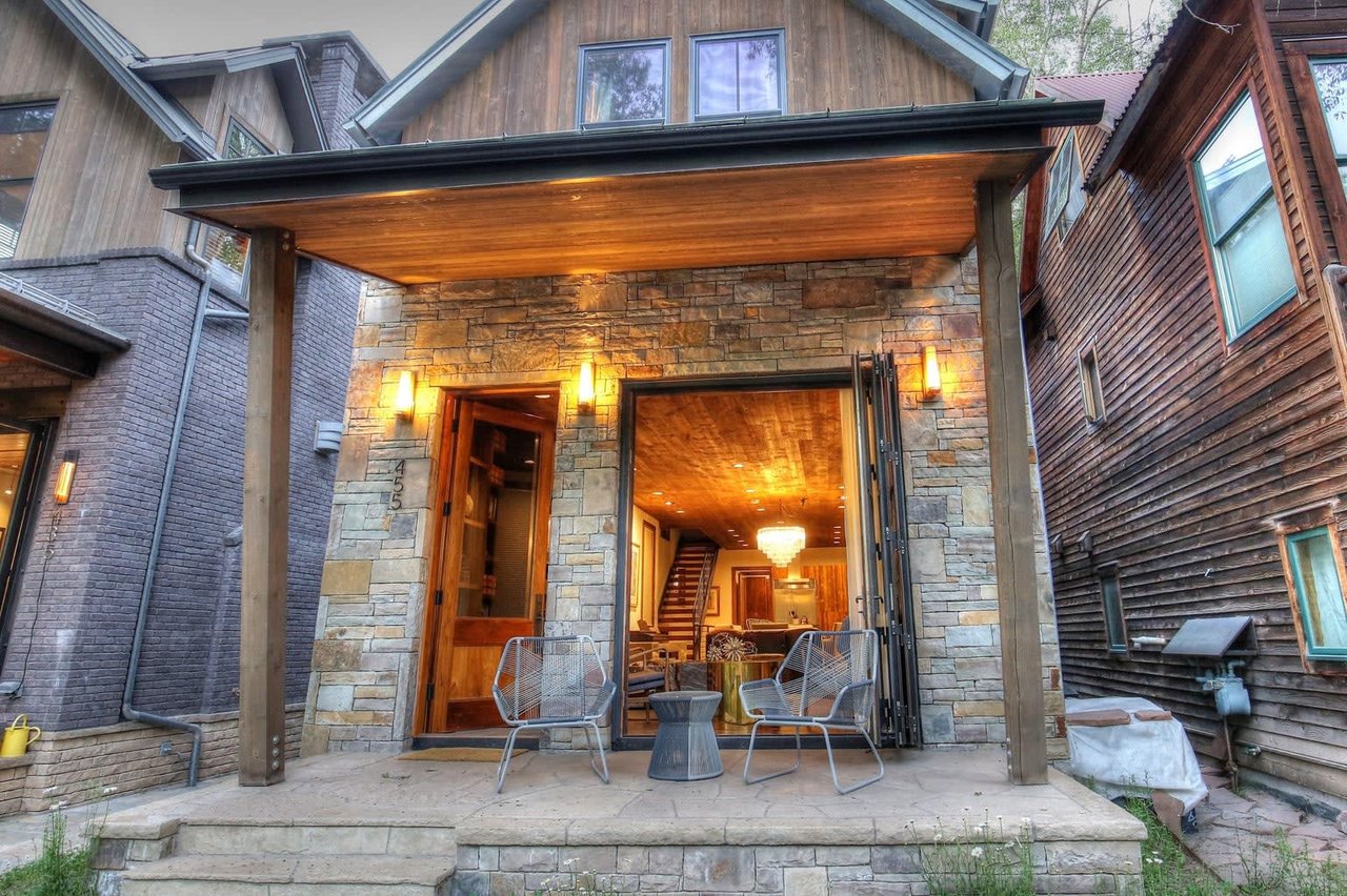 455 E Colorado Ave