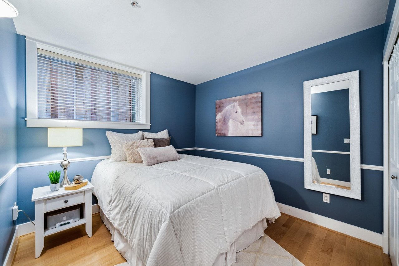 147 W 15th Ave