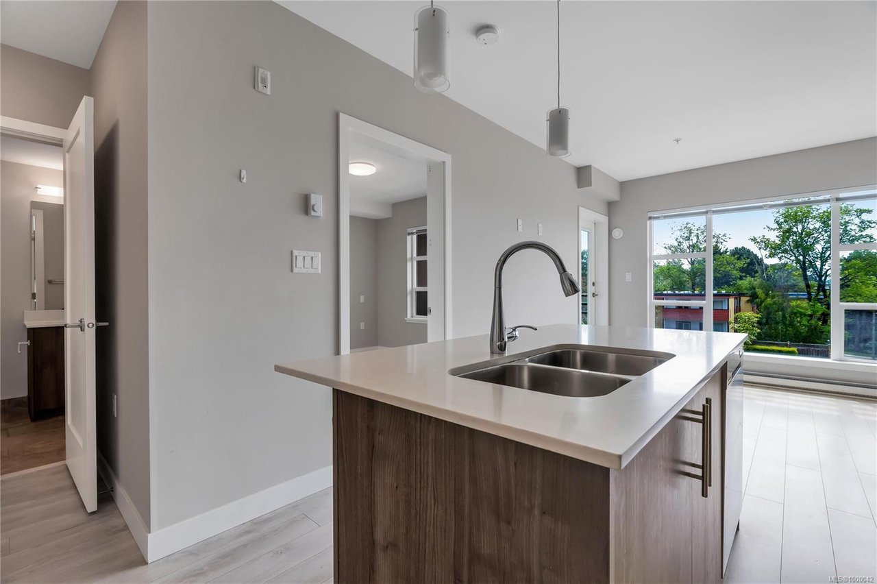 302-1016 Inverness Rd