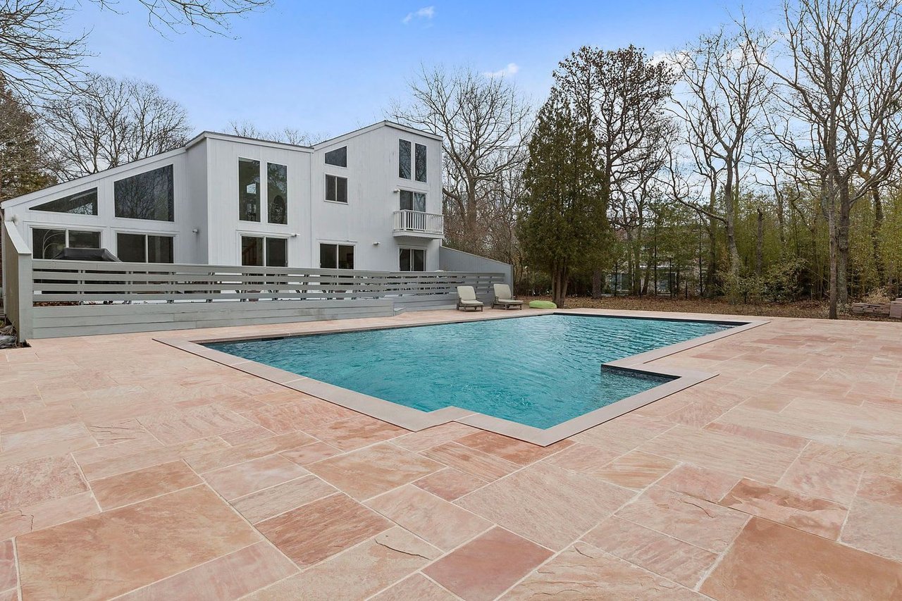 RENOVATED CONTEMPORARY IN EAST HAMPTON'S NORTHWEST WOODS