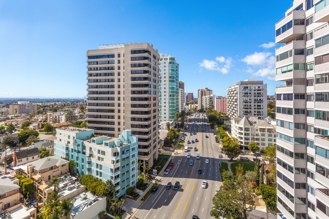 875 Comstock Avenue Unit 15D