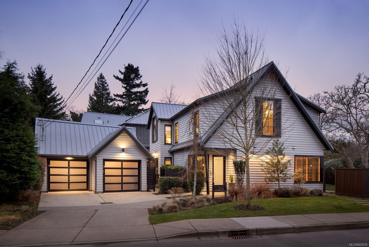 2001 Runnymede Ave