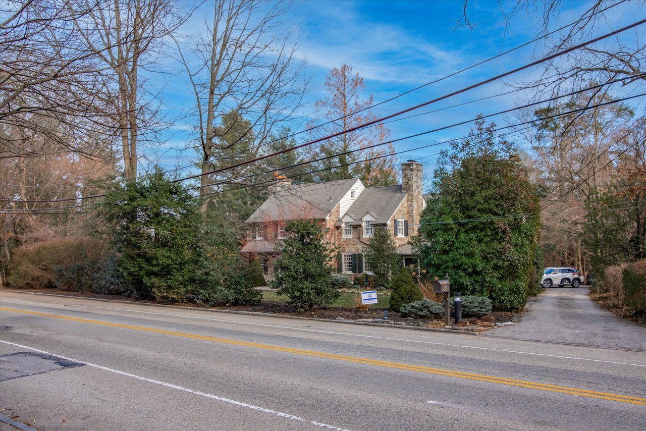 707 Hagys Ford Rd