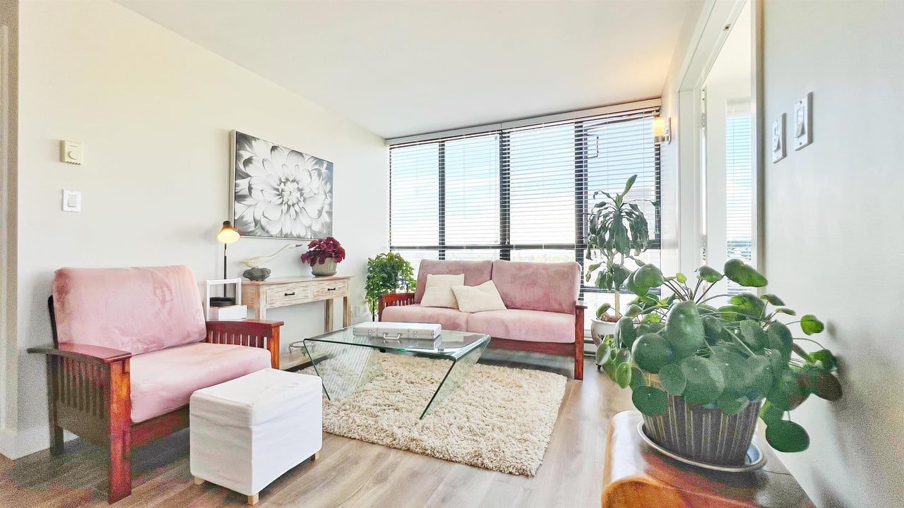 905-3438 Vanness Ave