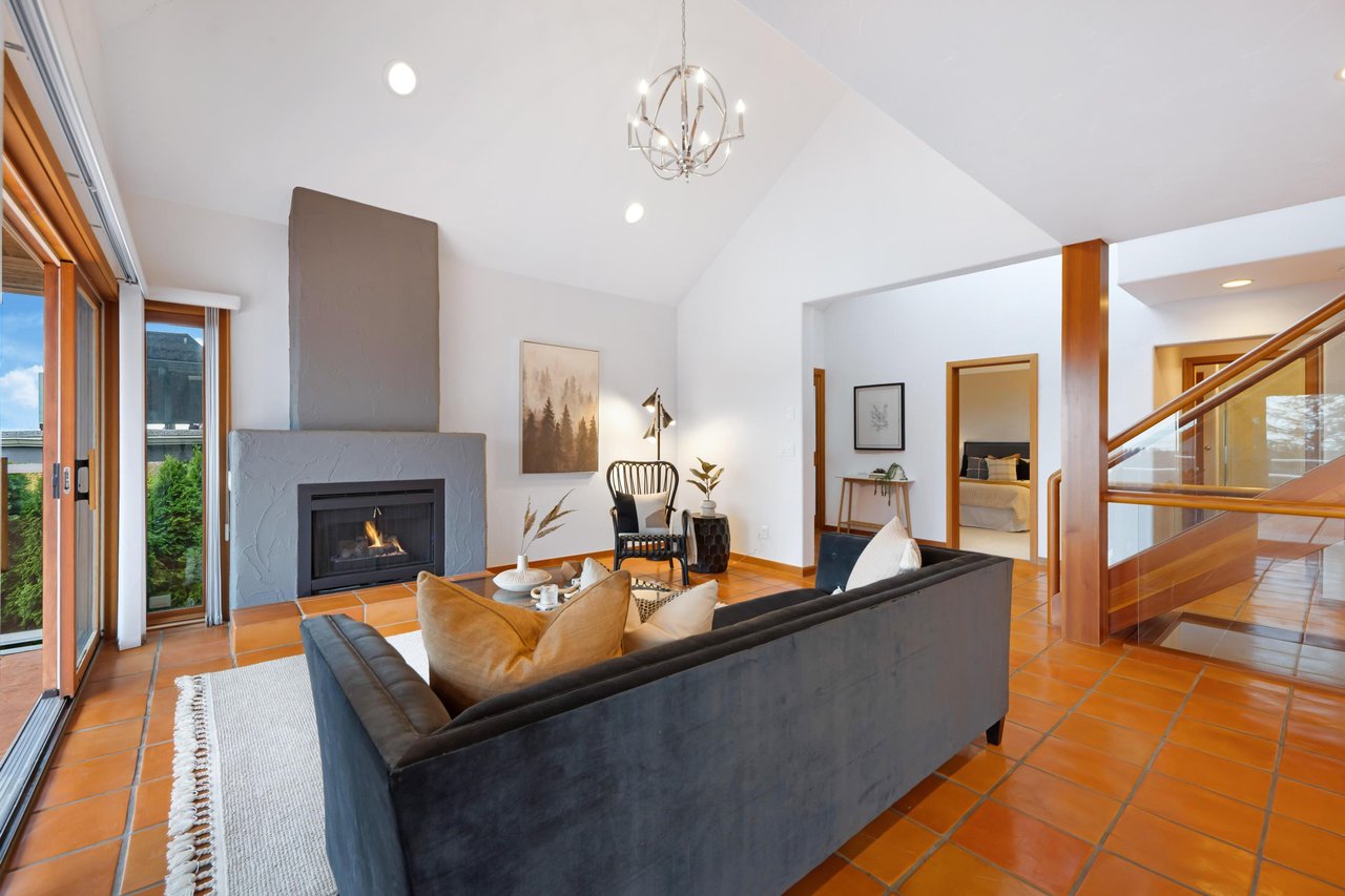 1029 Clyde Ave