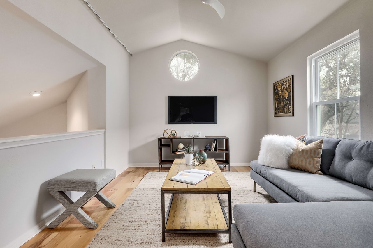 1011 Brodie St #27