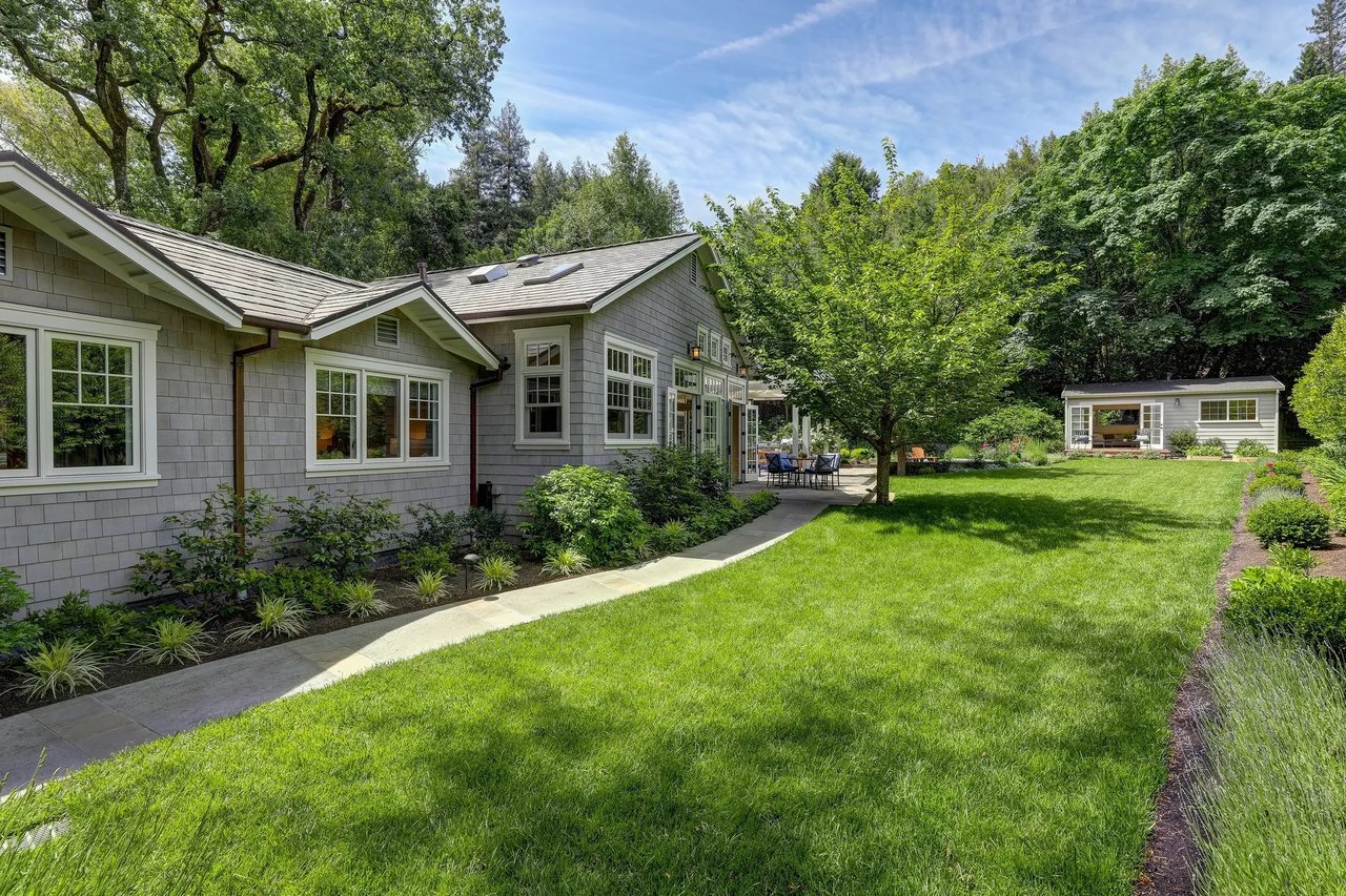 10 Ames Avenue