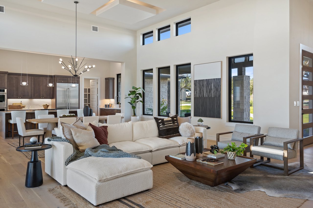 Bee Caves Single Story with Air Conditioned 2nd 2-Car Garage/ADU