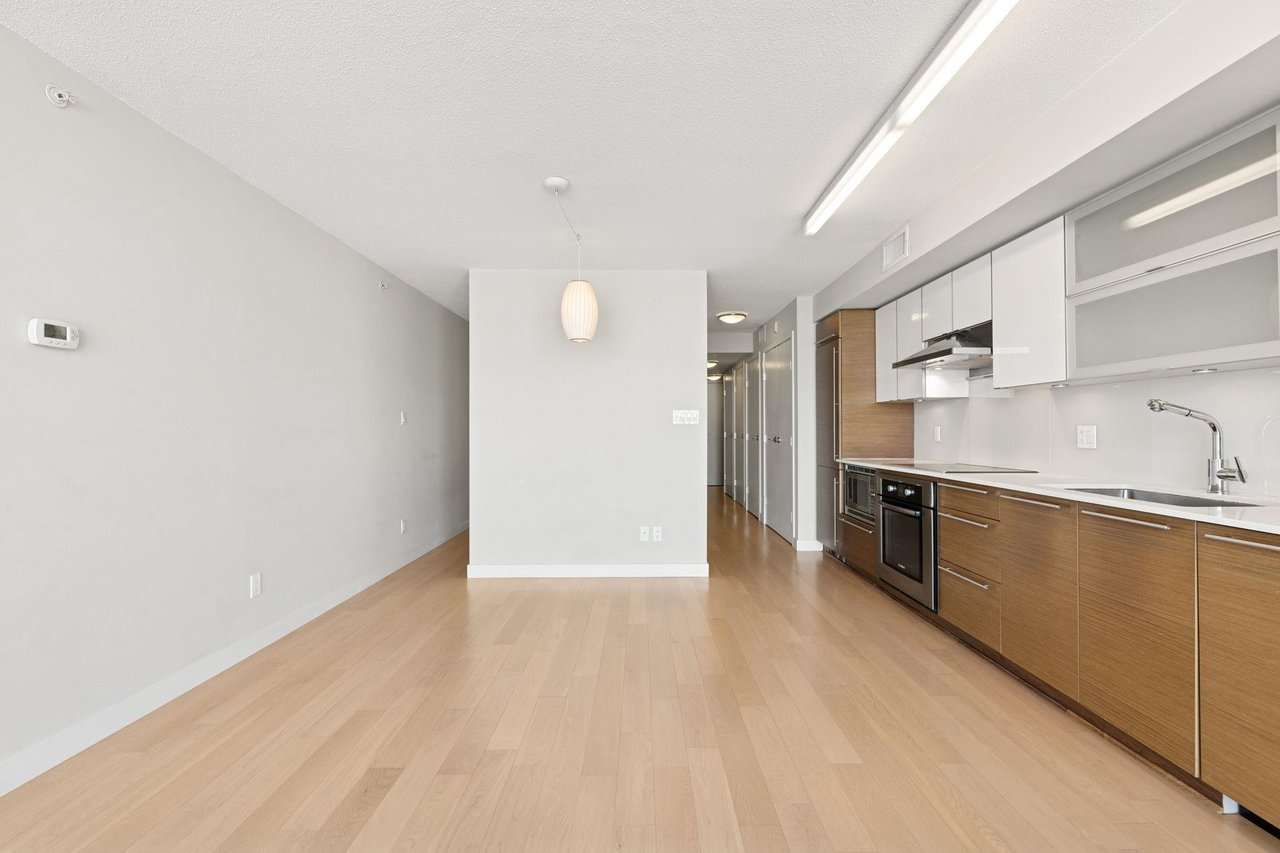 416-1635 W 3rd Ave
