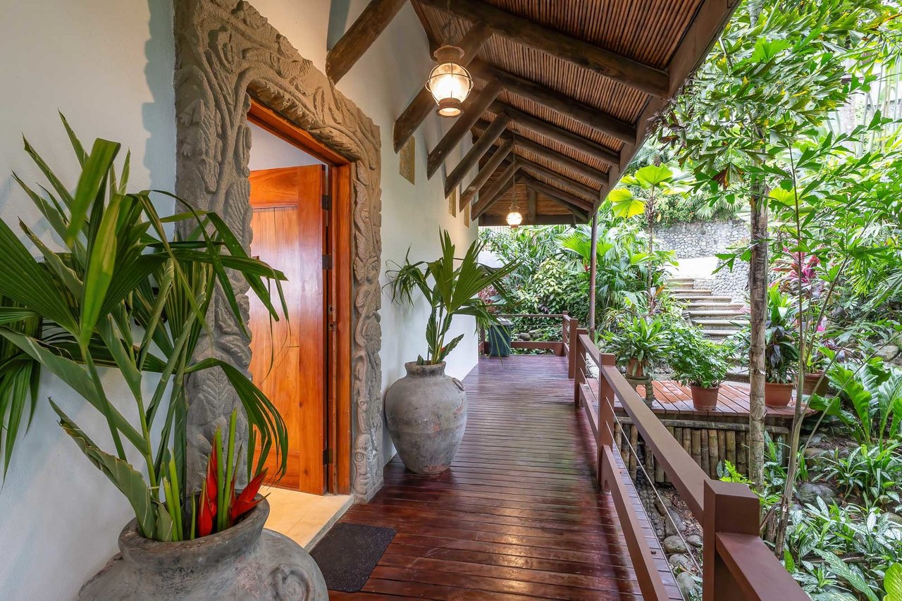 Balinese Tropical Rental Villa, Manuel Antonio, Puntarenas