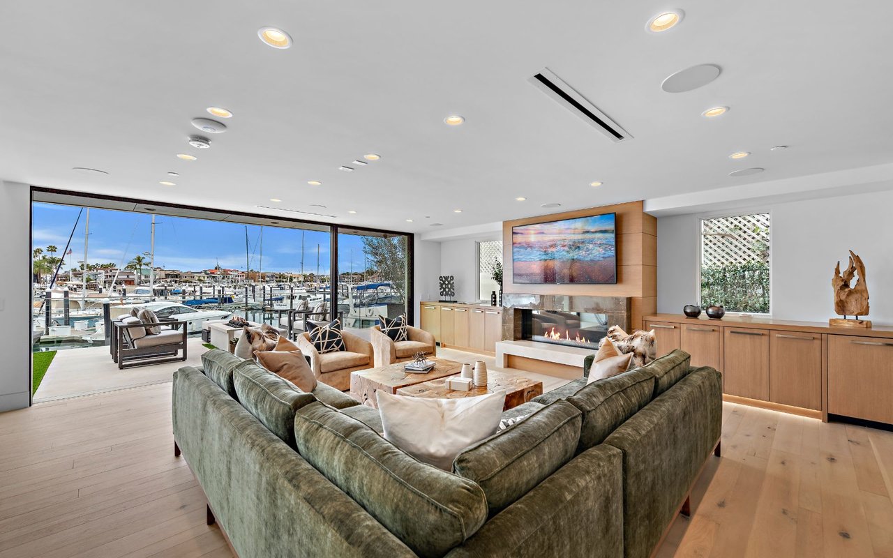 1653 Bayside Drive