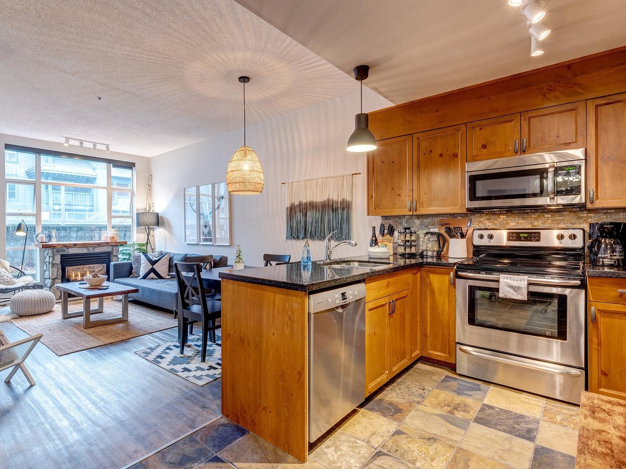 104-4573 Chateau Blvd