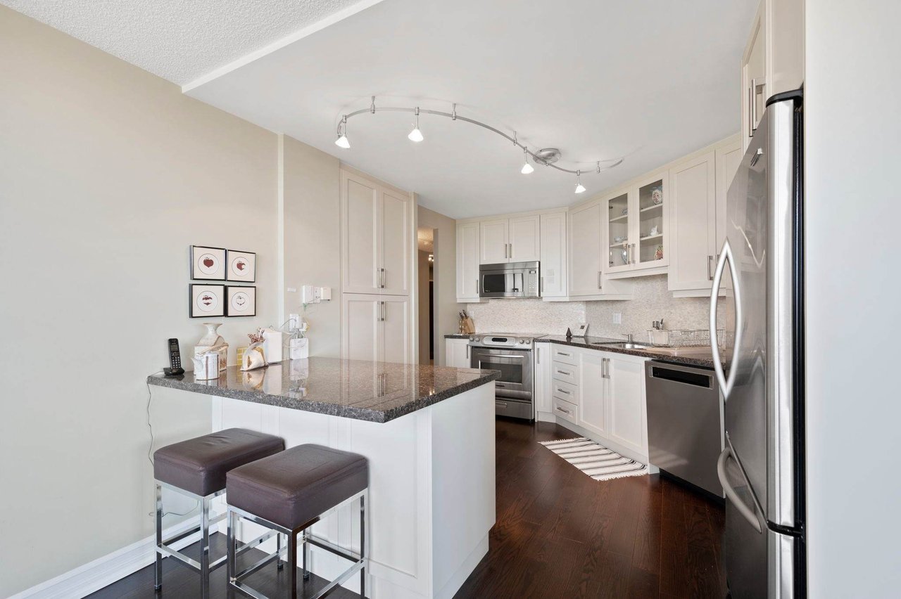 SOLD: Prestigious Manhattan Place Condominiums