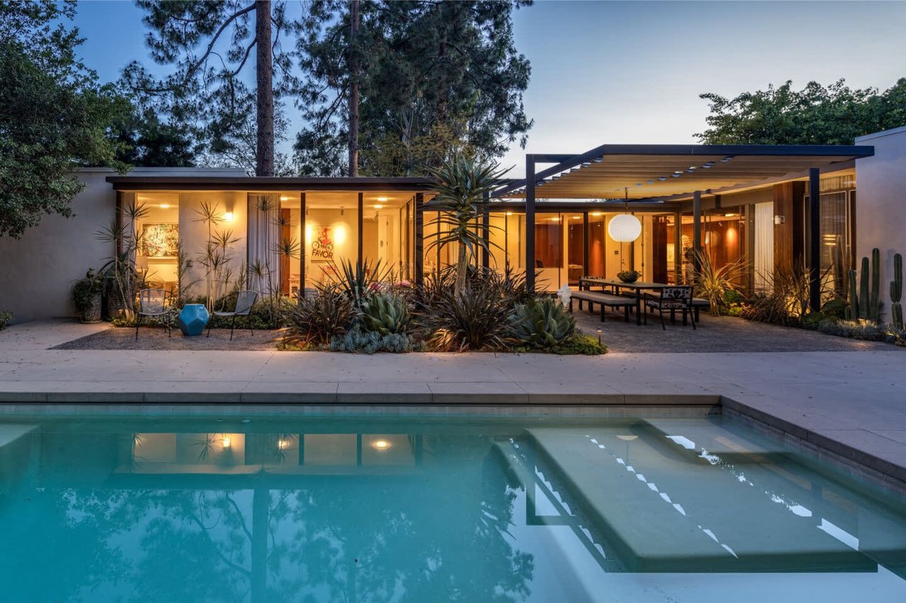 Talent Agent Greg Cavic Floats a Pristine Midcentury in the 90210