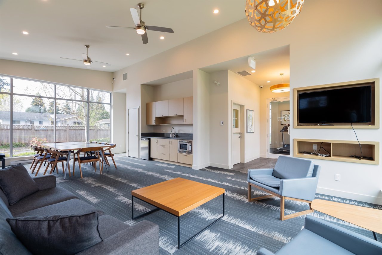 132-528 Foster Ave