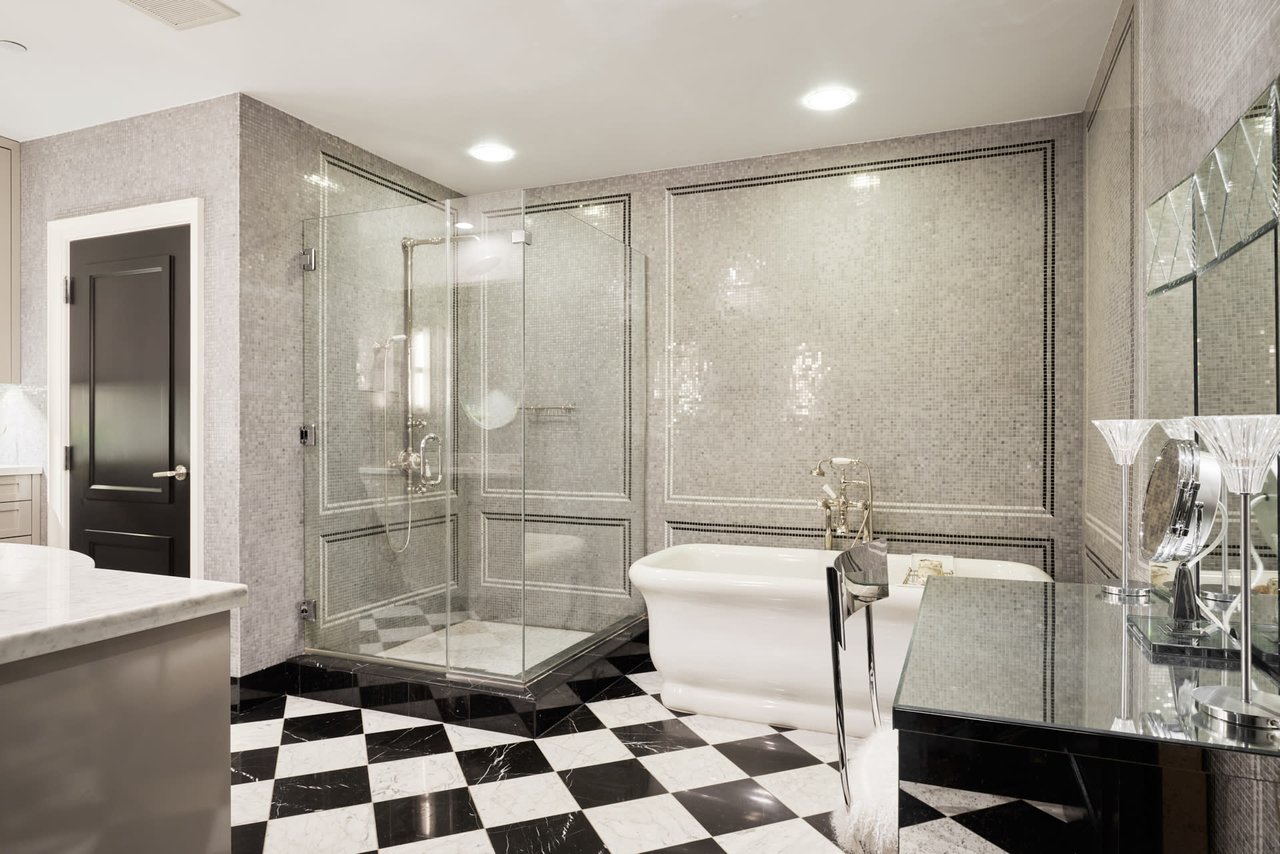 The Californian #1704, Wilshire Corridor